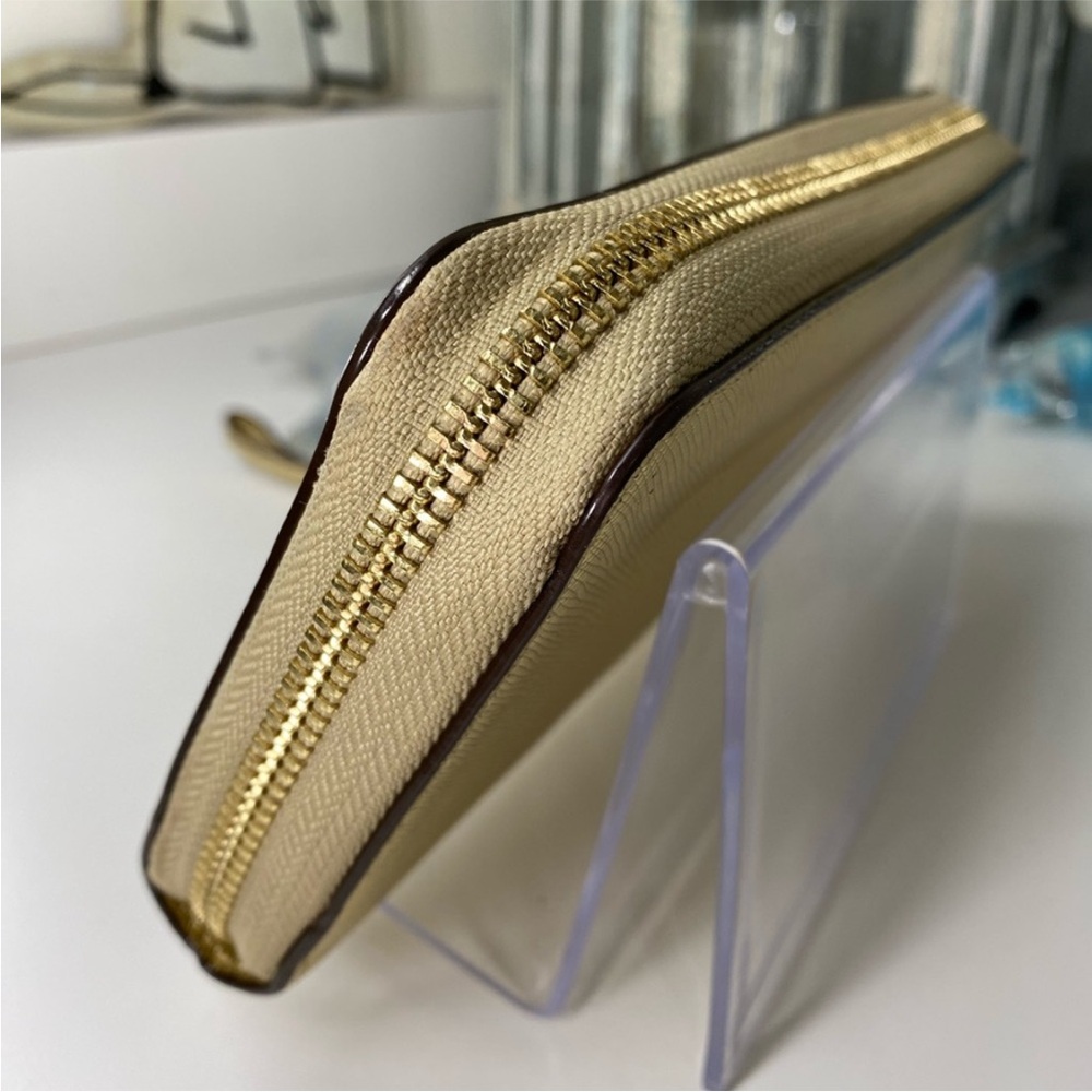 Kate Spade Storybook lining Gold Metallic Wristlet Wallet EUC - Picture 3 of 16